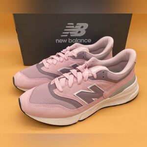NEW 10.5 D Men / 12 Women New Balance 997R Sneakers Lifestyle Shoes Pink Purple